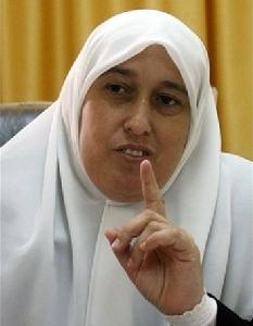 النائب منصور: لا أحد مهما كانت صفته ولا دولة مهما كانت قوتها يمكنه إسقاط حق العو