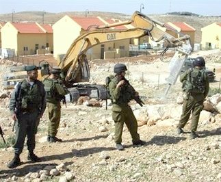 الاحتلال يشرع بأعمال تجريف في أراضي كفر قليل جنوب نابلس